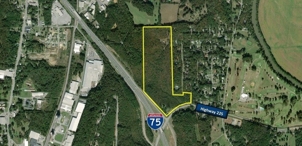 858 Chatsworth Highway 225 NE, Calhoun, GA for sale - Primary Photo - Image 1 of 1