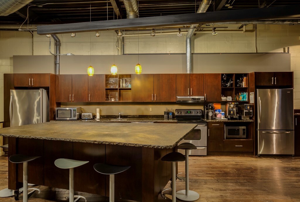 12001264 Woodward Hts, Ferndale, MI 48220 Industrial for Lease