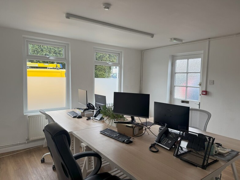 1 Cobden Rd, Sevenoaks for lease - Interior Photo - Image 3 of 6