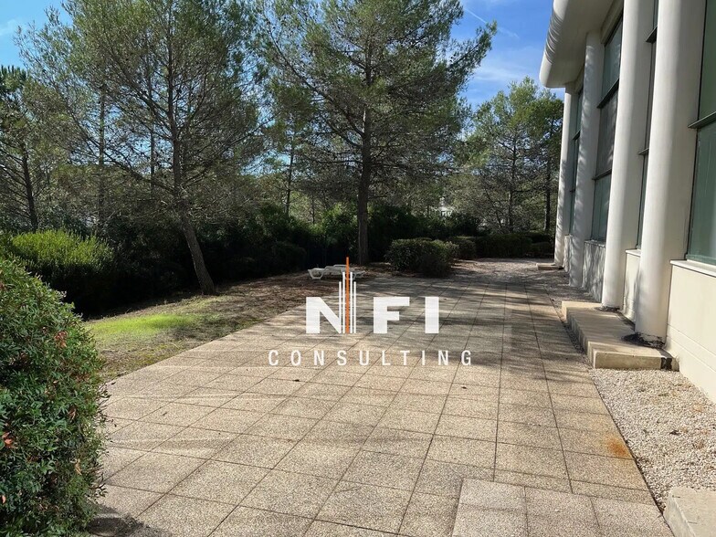 Office in Valbonne for lease - Building Photo - Image 1 of 9