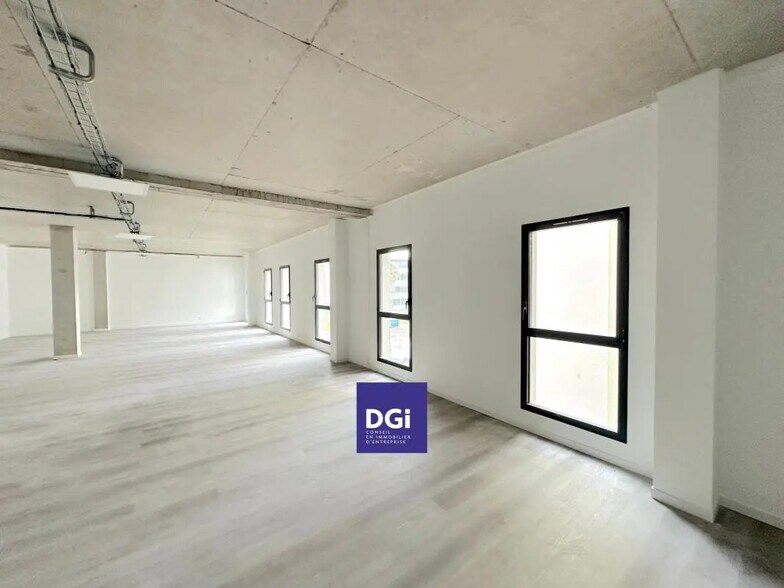 Office in Nîmes for lease - Interior Photo - Image 3 of 3