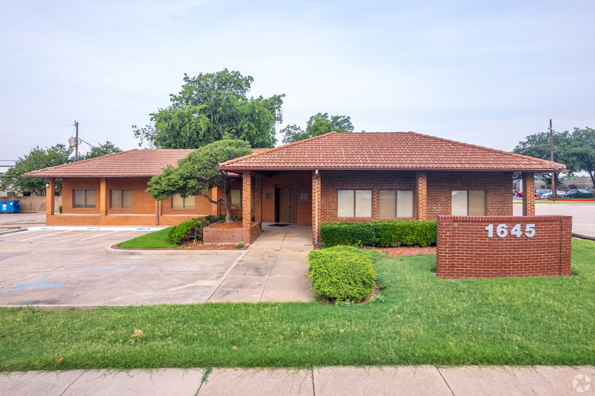 1645 Dorchester Dr, Plano, TX for sale Primary Photo- Image 1 of 1