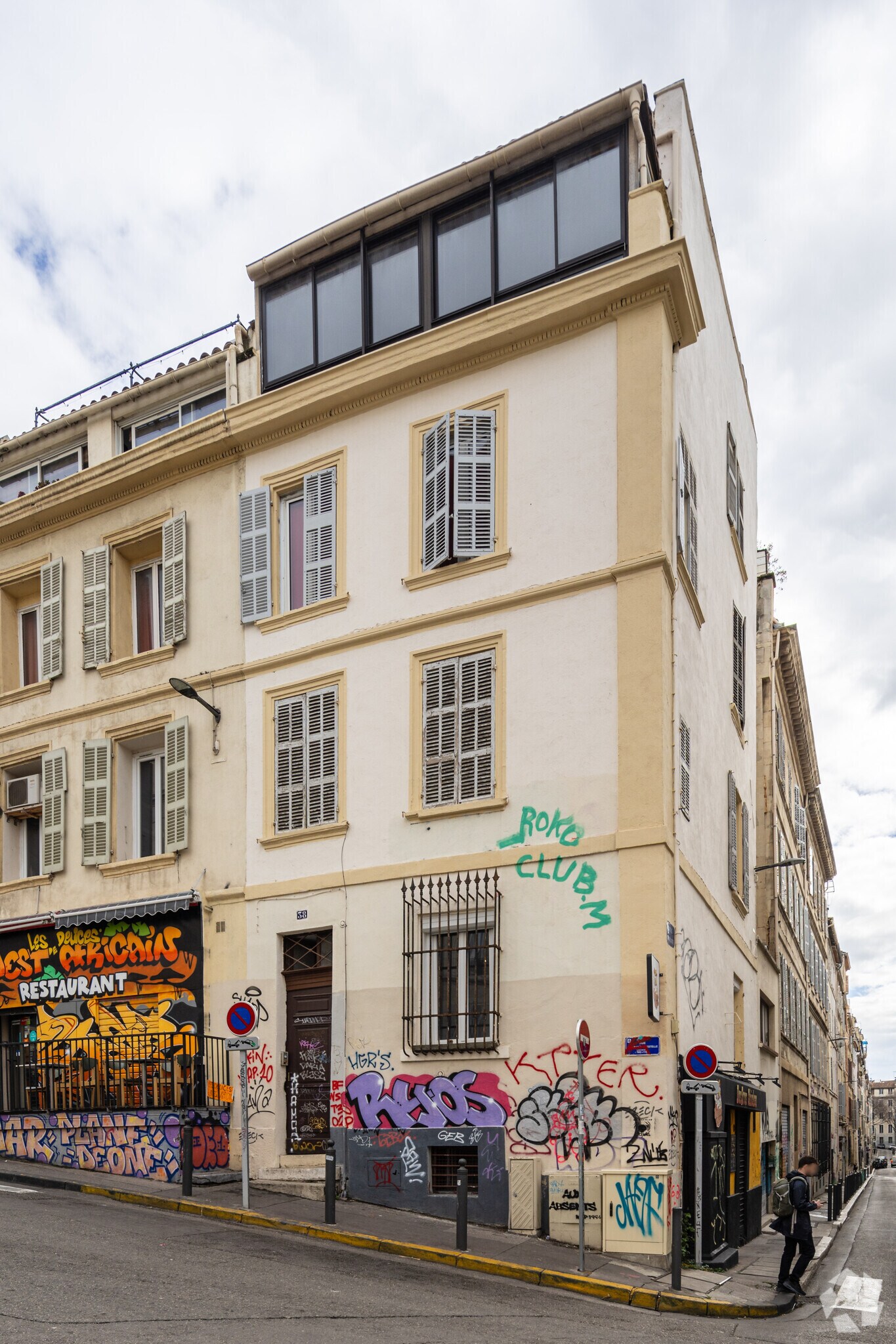 Retail in Marseille for lease Primary Photo- Image 1 of 2