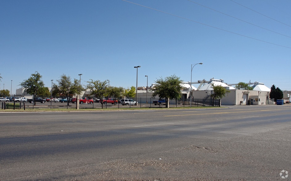 3203 Avenue B, Lubbock, TX for lease - Building Photo - Image 3 of 106