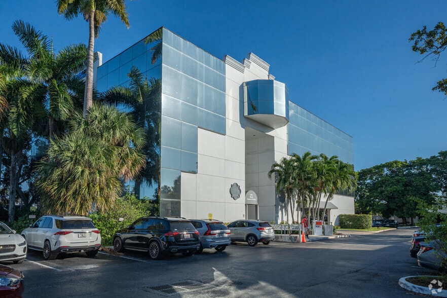 800 E Cypress Creek Rd, Fort Lauderdale, FL for sale - Primary Photo - Image 1 of 1