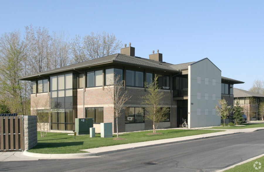 950 N 10th St, Kalamazoo, MI for lease - Building Photo - Image 2 of 4