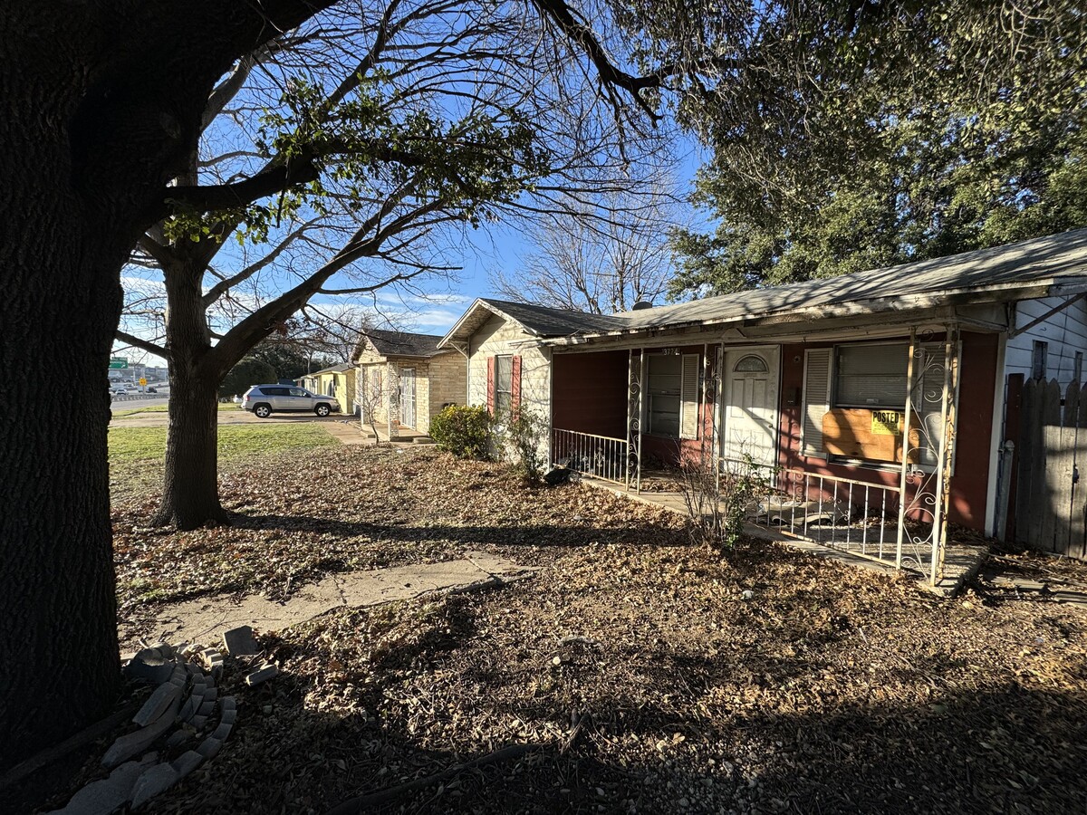 3724 South Fwy, Fort Worth, TX 76110 - 3724 South Fwy | LoopNet