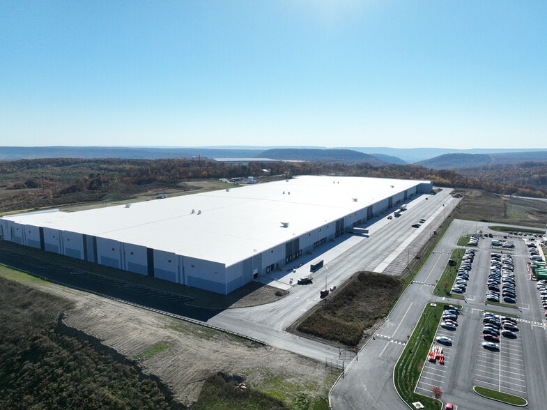 I-78/I-81 Industrial Corridor, Donaldson, PA for lease - Building Photo - Image 2 of 4