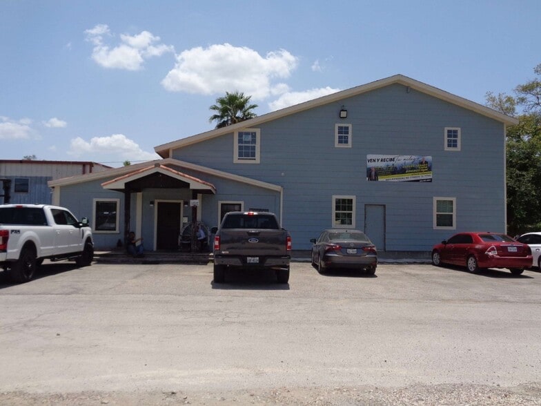 16911 Pickering Rd, Conroe, TX for sale - Building Photo - Image 2 of 24