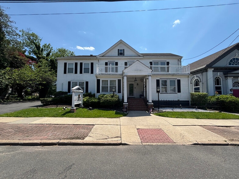 214 W Front St, Florence, NJ for sale - Primary Photo - Image 1 of 5