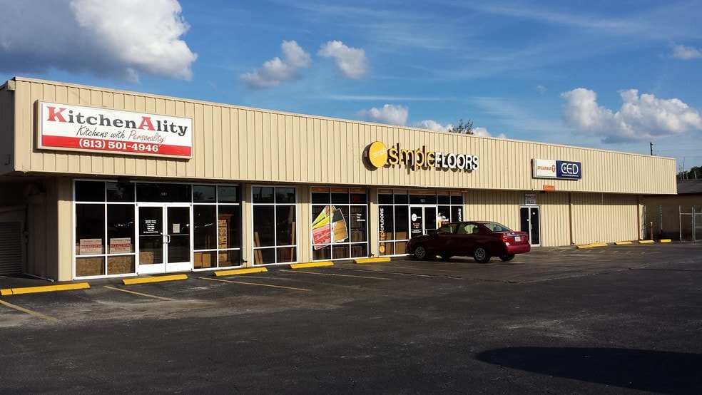 101 Whitaker Rd, Lutz, FL 33549