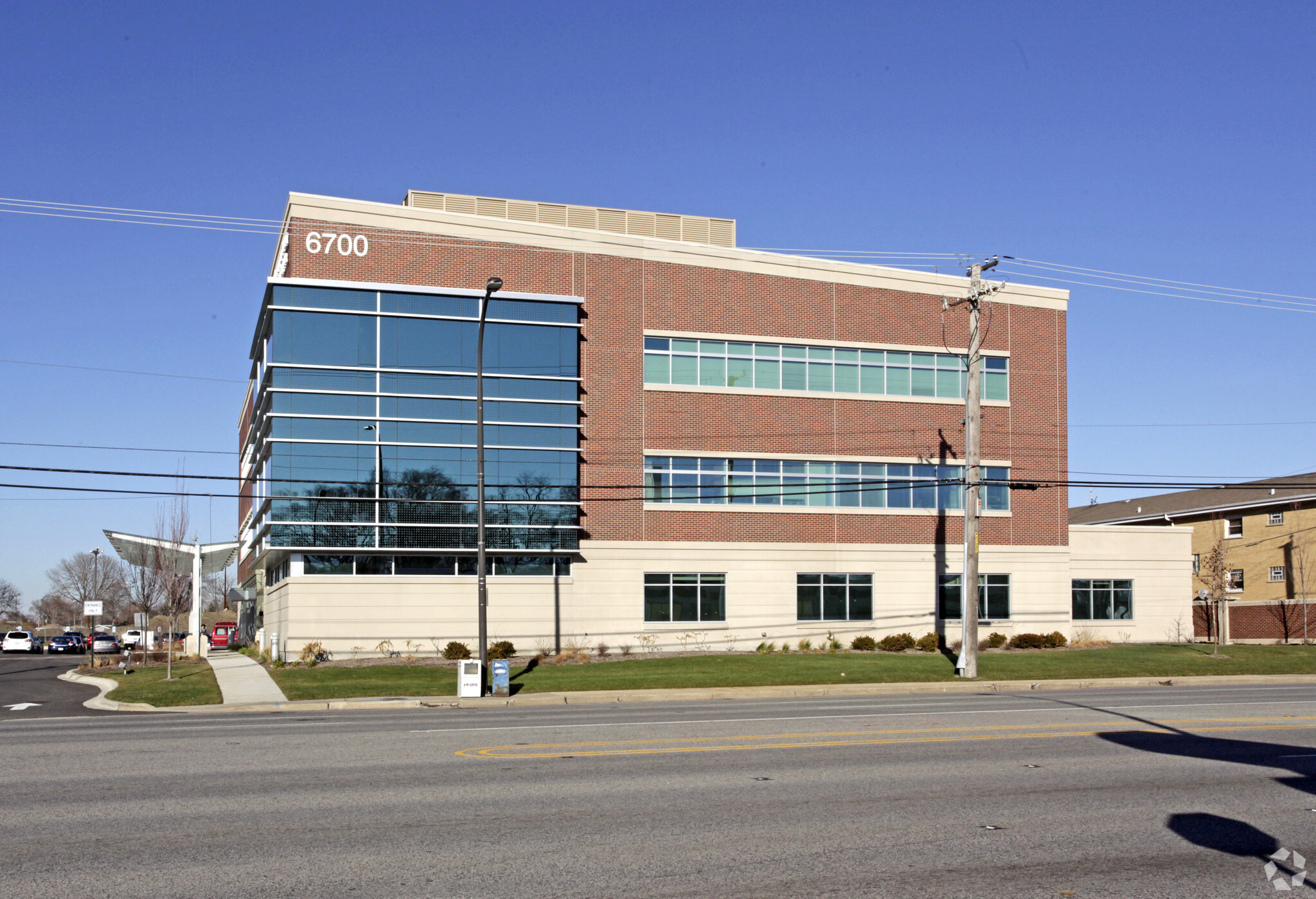 6700 W 95th St, Oak Lawn, IL for sale Primary Photo- Image 1 of 1