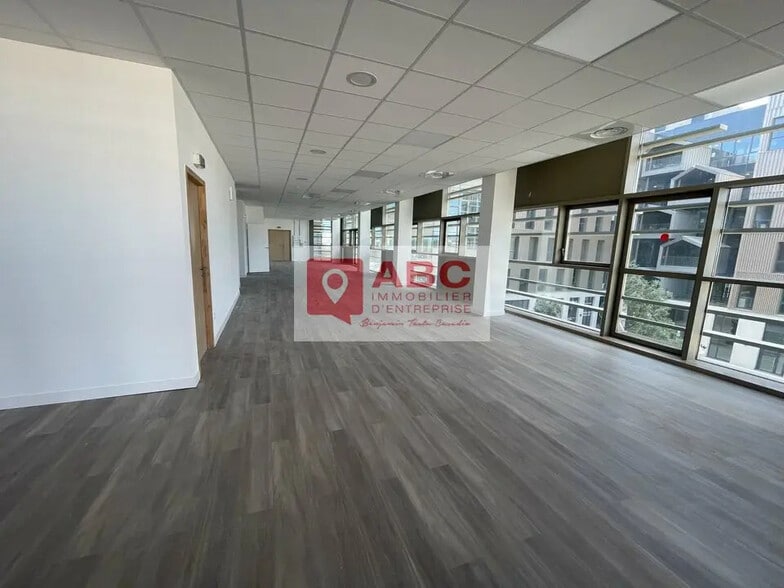 Retail in Montpellier for lease - Interior Photo - Image 1 of 7