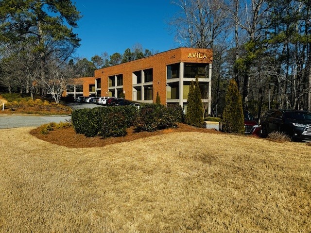 1010 Huntcliff, Atlanta, GA for lease - Building Photo - Image 1 of 10