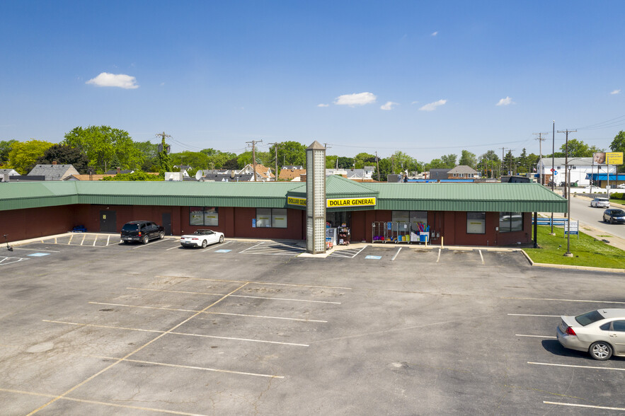 5235 N Summit St, Toledo, OH for lease - Building Photo - Image 2 of 10