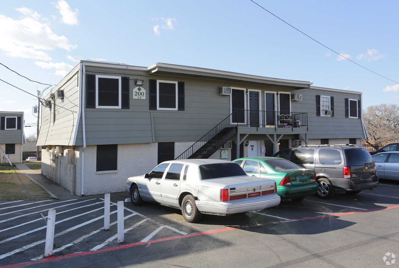 200 W Pioneer Pkwy, Arlington, TX 76010 Property Record