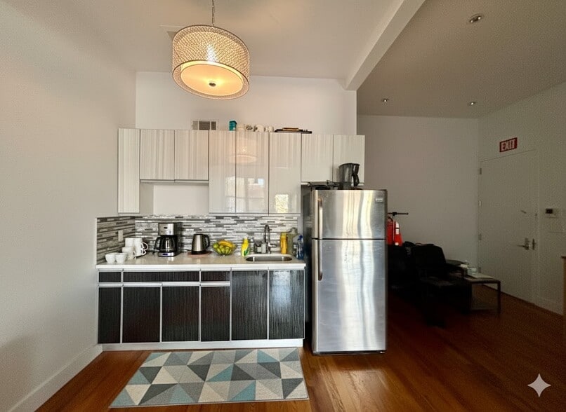 3461 Vernon Blvd, Astoria, NY for lease - Interior Photo - Image 2 of 8