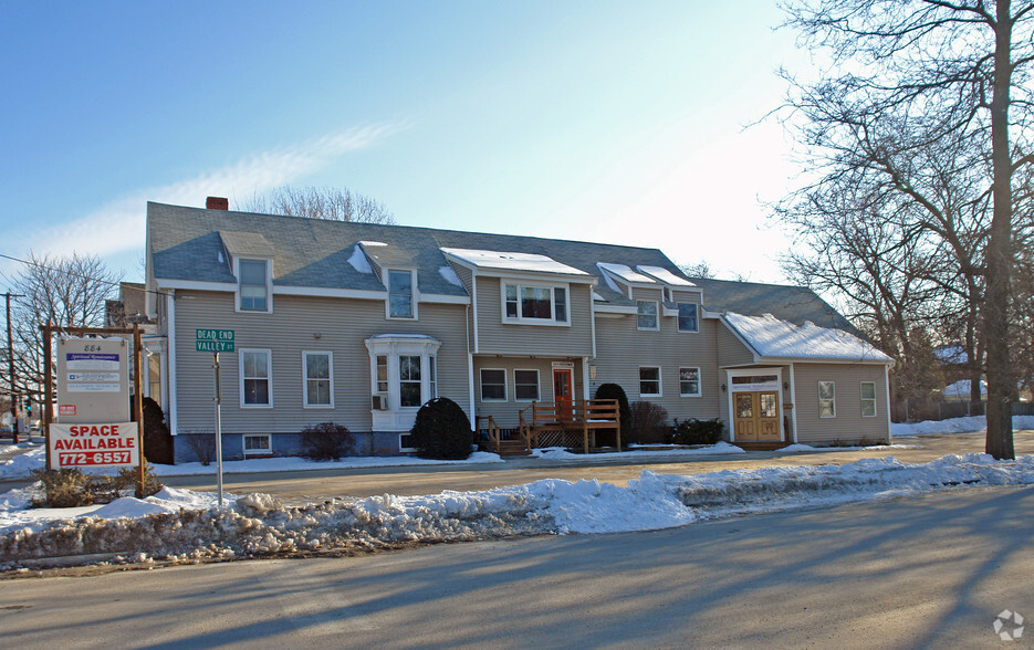 884 Broadway, South Portland, ME for sale - Primary Photo - Image 3 of 13