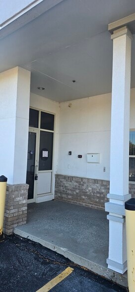 4240 S Lees Summit Rd, Independence, MO for lease - Building Photo - Image 2 of 17