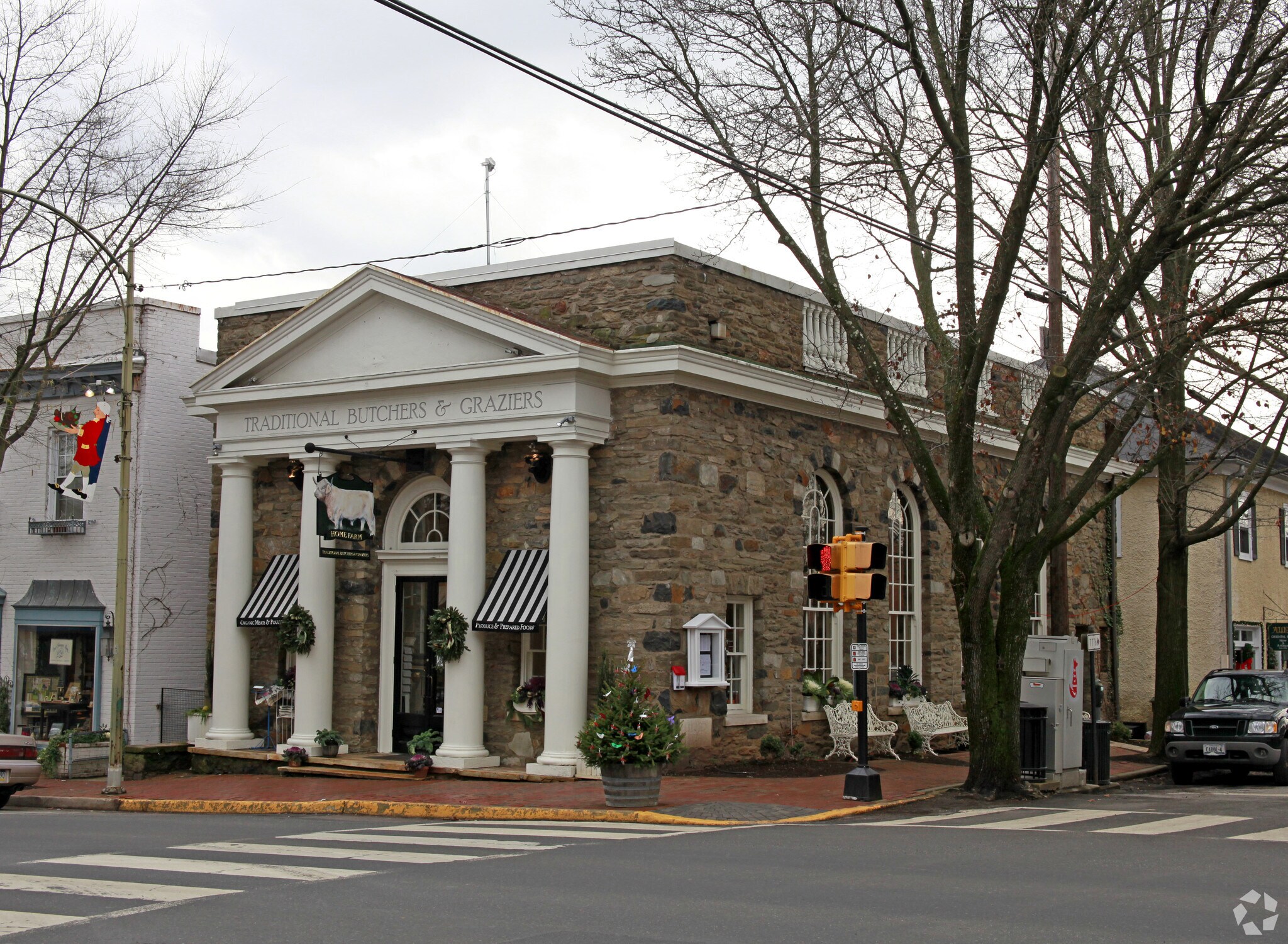 1 E Washington St, Middleburg, VA for sale Primary Photo- Image 1 of 1