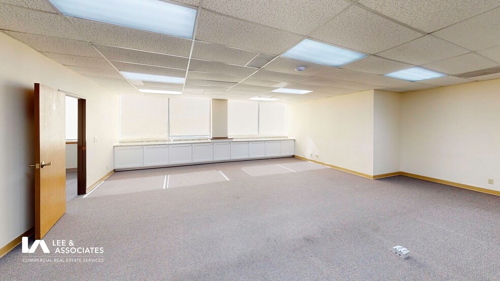 411 N Harbor Blvd, San Pedro, CA for lease - Interior Photo - Image 3 of 6