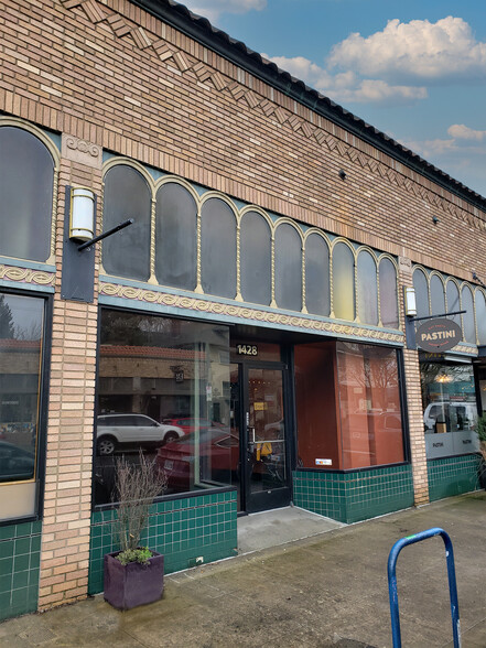 1422-1444 NE Broadway St, Portland, OR for lease - Building Photo - Image 3 of 18