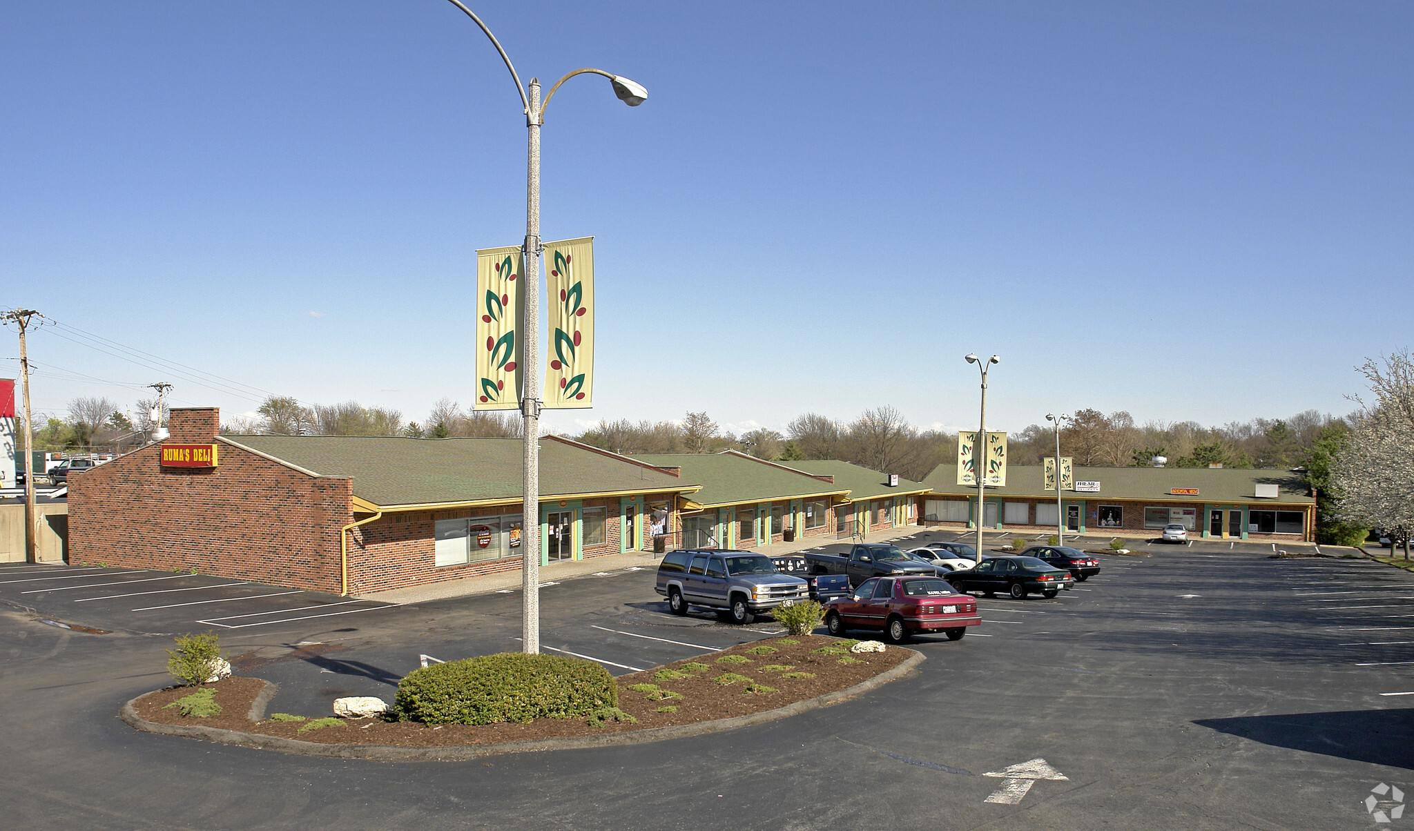 1365-1395 Covington Manor Ln, Lemay, MO for lease Building Photo- Image 1 of 7