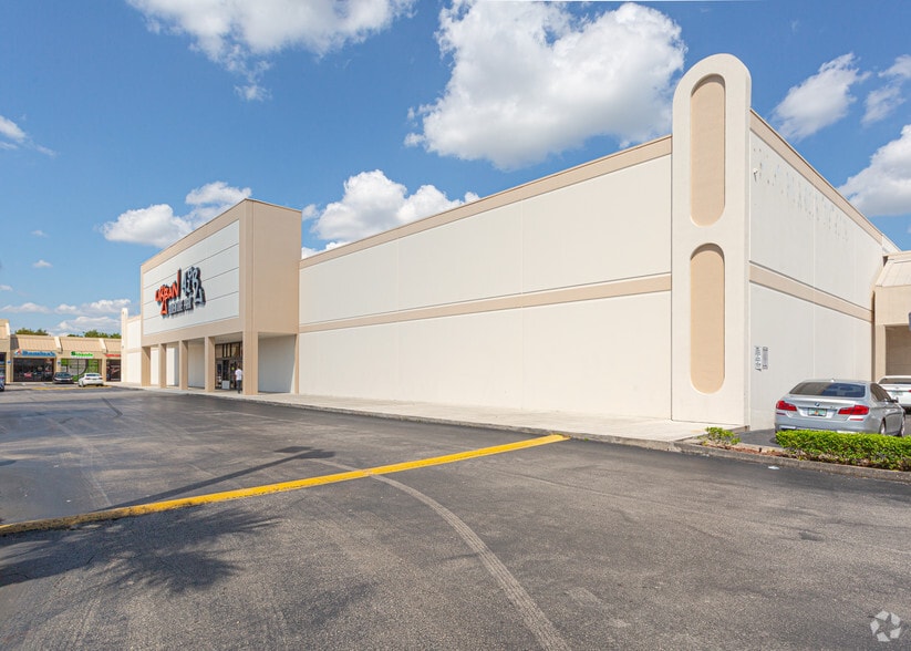 15625 SW 88th St, Miami, FL for lease - Primary Photo - Image 1 of 5