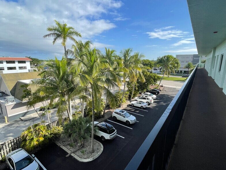 2335 Tamiami Trl N, Naples, FL for sale - Building Photo - Image 2 of 2