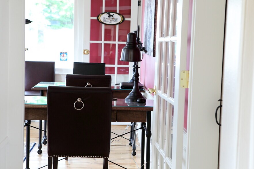 353 Boston Post Rd, Sudbury, MA for lease - Building Photo - Image 2 of 18