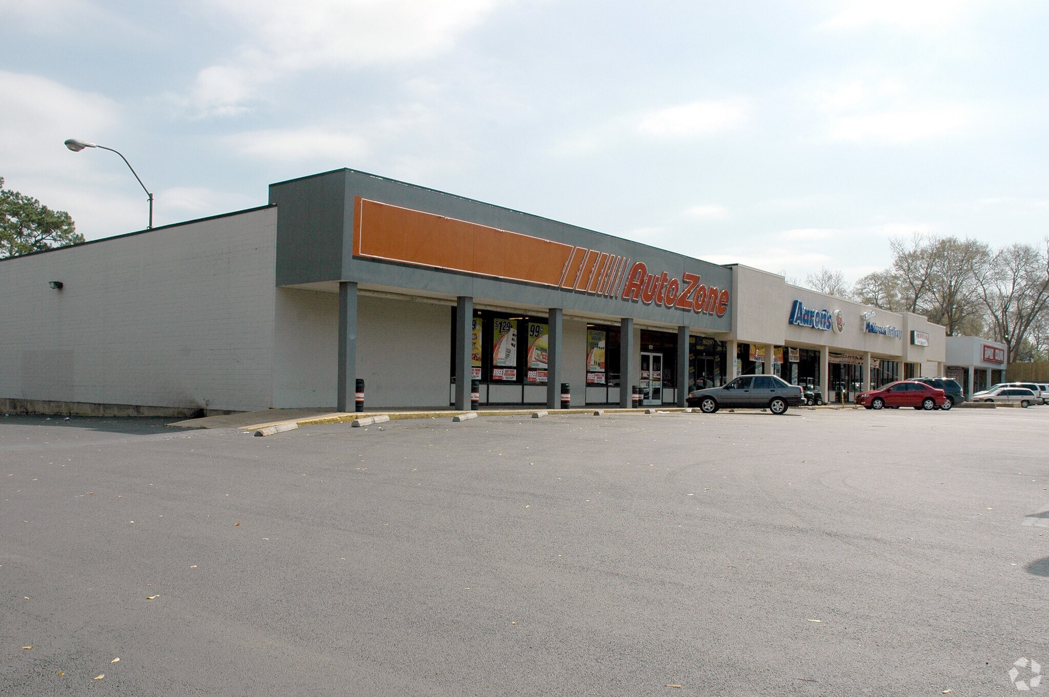 611 S Market St, Brenham, TX for lease Primary Photo- Image 1 of 3