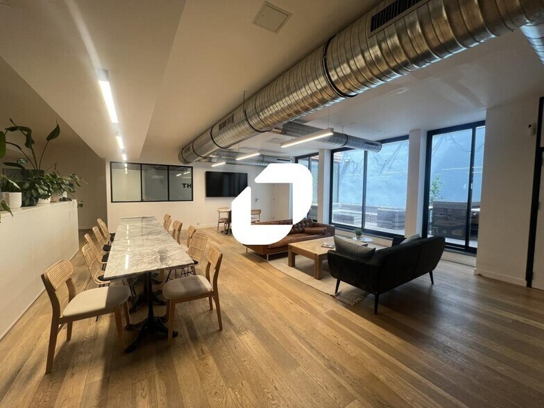 Office in Paris for lease - Building Photo - Image 3 of 6