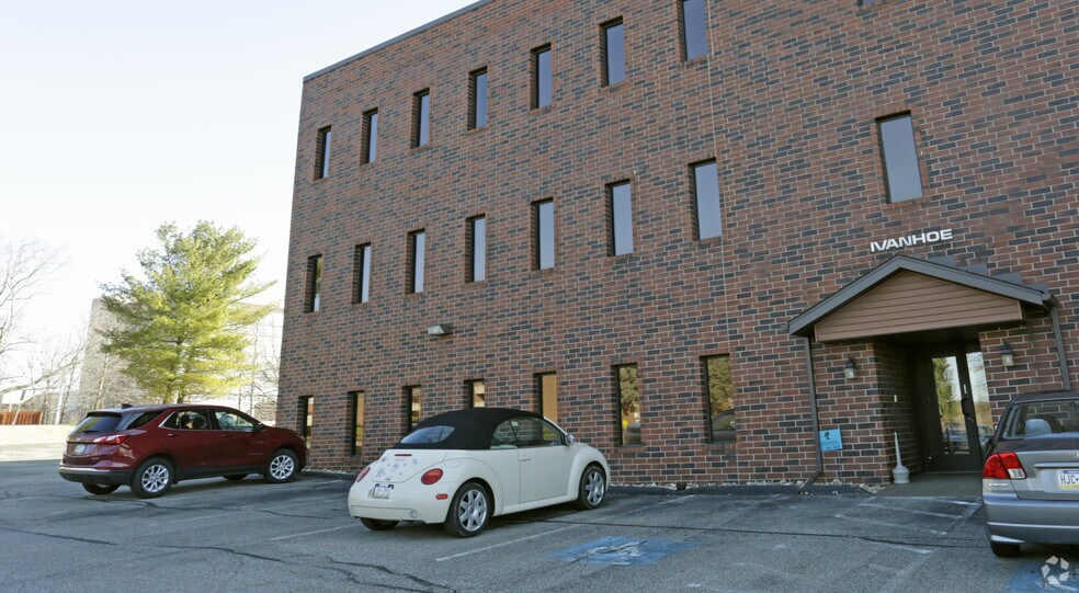 117 Fox Plan Rd, Monroeville, PA 15146 Ivanhoe Professional Building