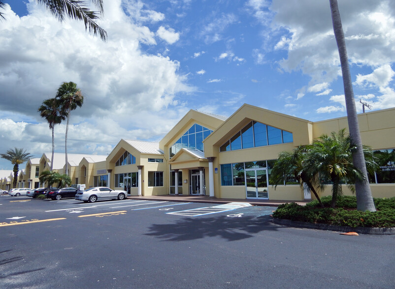 1800-1900 SE Port Saint Lucie Blvd, Port Saint Lucie, FL for sale - Building Photo - Image 1 of 1