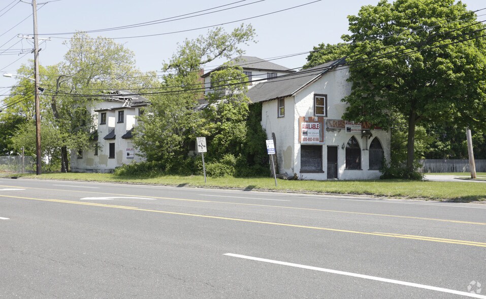 1500 Smithtown Ave, Bohemia, NY for sale - Primary Photo - Image 1 of 1