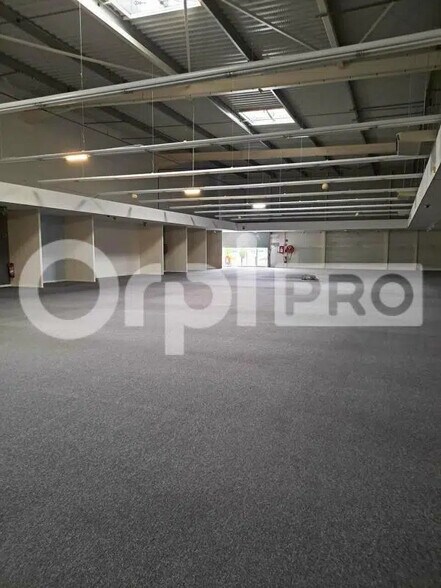 Retail in Châlons-en-Champagne for lease - Building Photo - Image 1 of 4