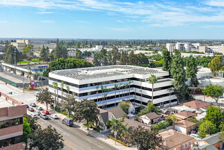 High-Occupancy Office | Prime Location - Parking Garage