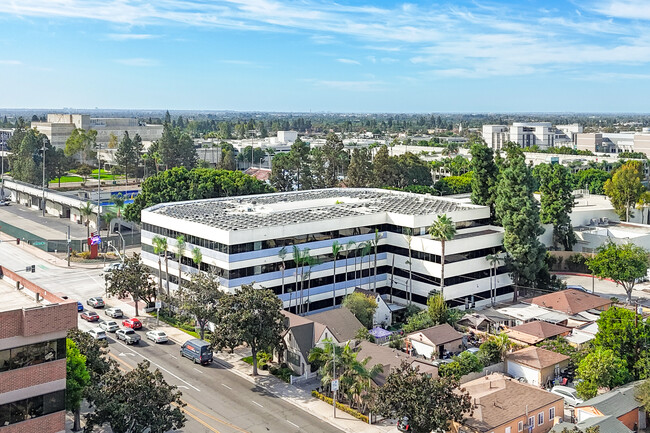 More details for 901 W Civic Center Dr, Santa Ana, CA - Office for Sale