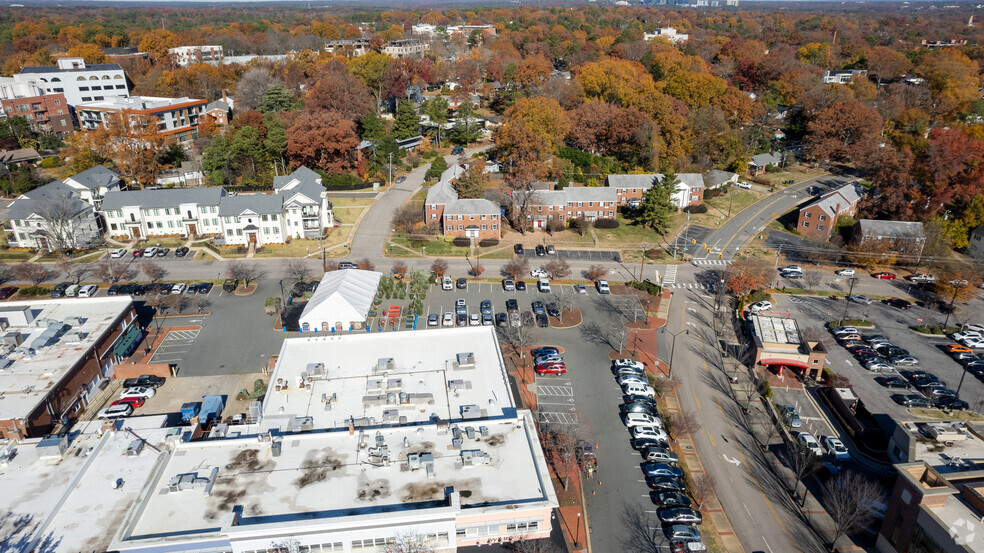 Smallwood and Woodburn in Village District Shoppin, Raleigh, NC for lease - Building Photo - Image 3 of 7