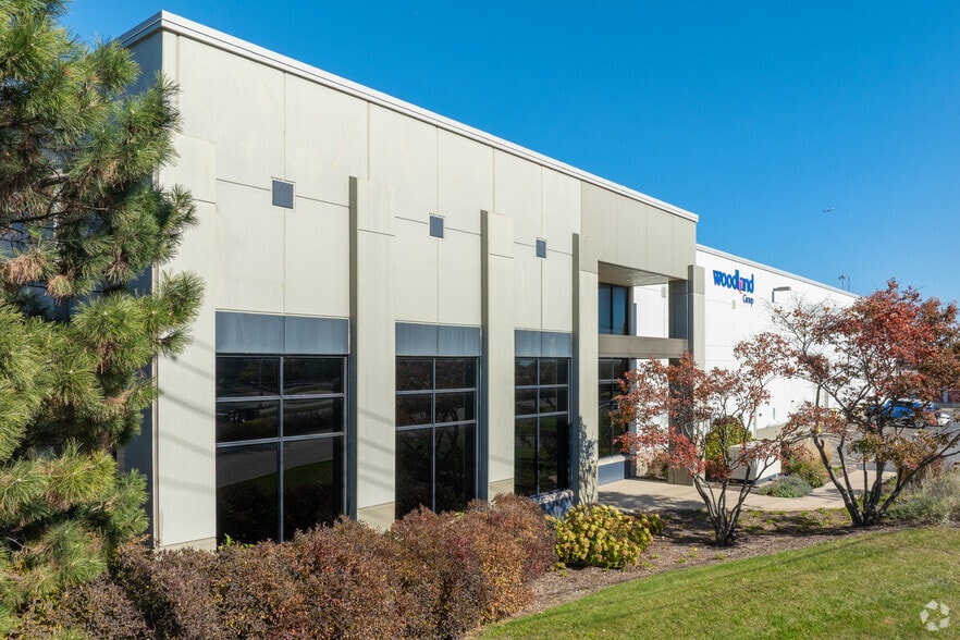 325 W Lake St, Elmhurst, IL for sale - Primary Photo - Image 1 of 1