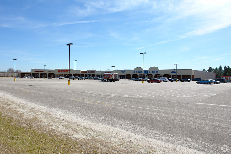 216-230 15-401 Byp E, Bennettsville, SC for lease - Building Photo - Image 1 of 4