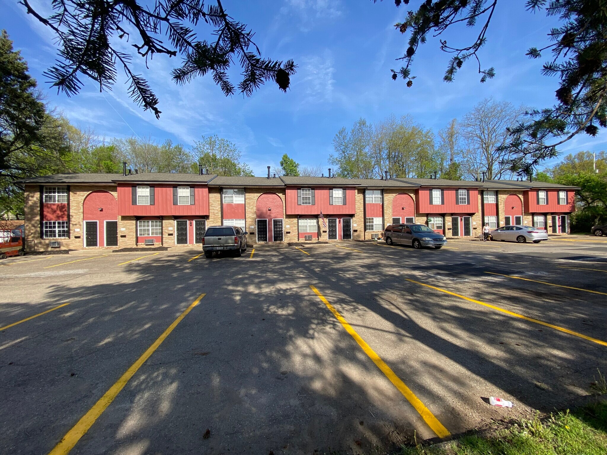 2010-2040 Wilmich Dr, Akron, OH for sale Primary Photo- Image 1 of 1