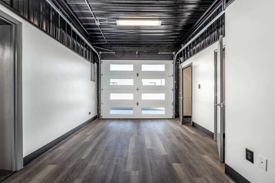 110 E A St, Newton, NC for lease - Interior Photo - Image 3 of 20