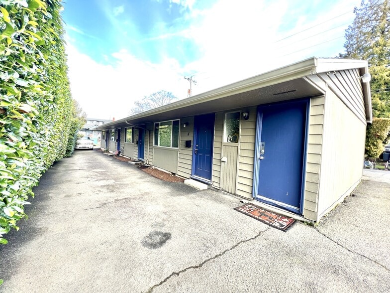 5730 SE Center St, Portland, OR for sale - Primary Photo - Image 1 of 9