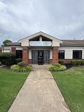 3291 S Thompson St, Springdale, AR for lease Building Photo- Image 1 of 21