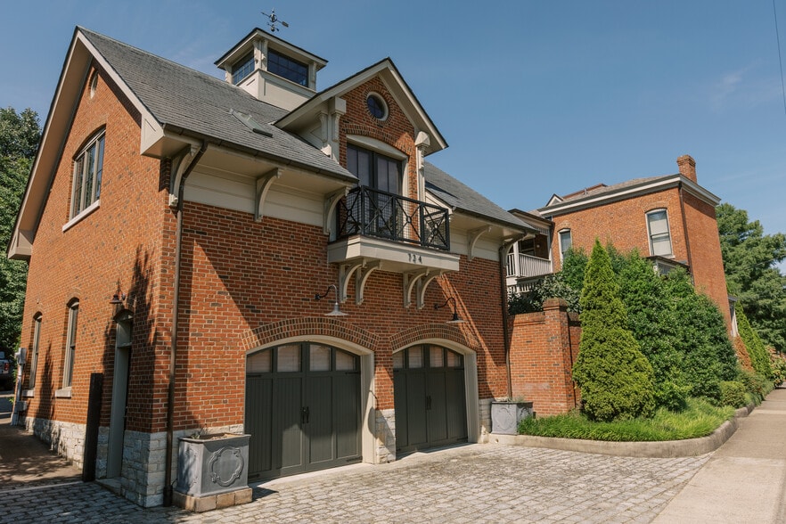 300 Madison Pl, Lexington, KY for sale - Building Photo - Image 2 of 31