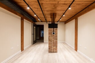 200-300 E 5th Ave, Naperville, IL for lease Interior Photo- Image 2 of 6