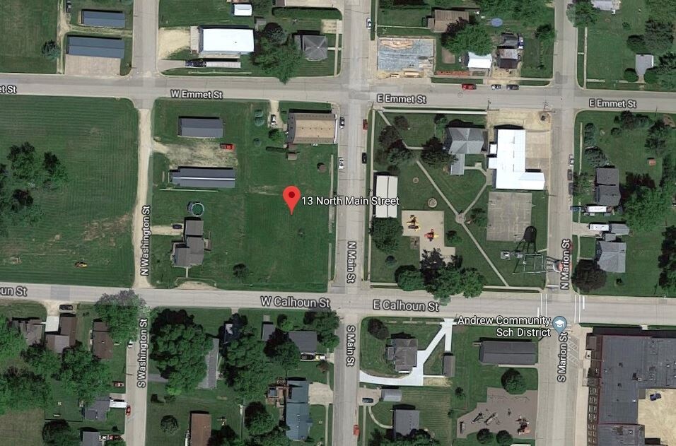 13 N Main St, Andrew, IA 52030