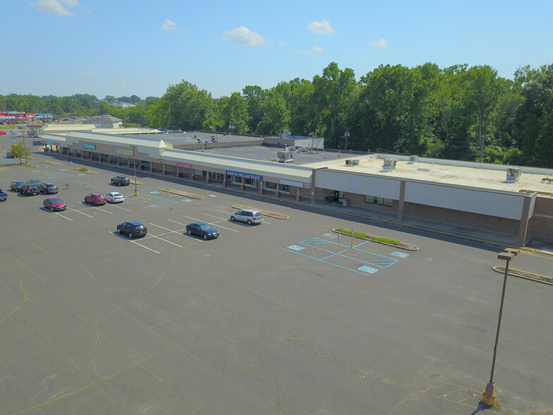 875 Mantua Pike, Deptford, NJ for lease - Building Photo - Image 3 of 4