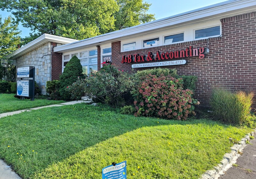 1755 Deer Park Ave, Deer Park, NY for lease - Building Photo - Image 1 of 5